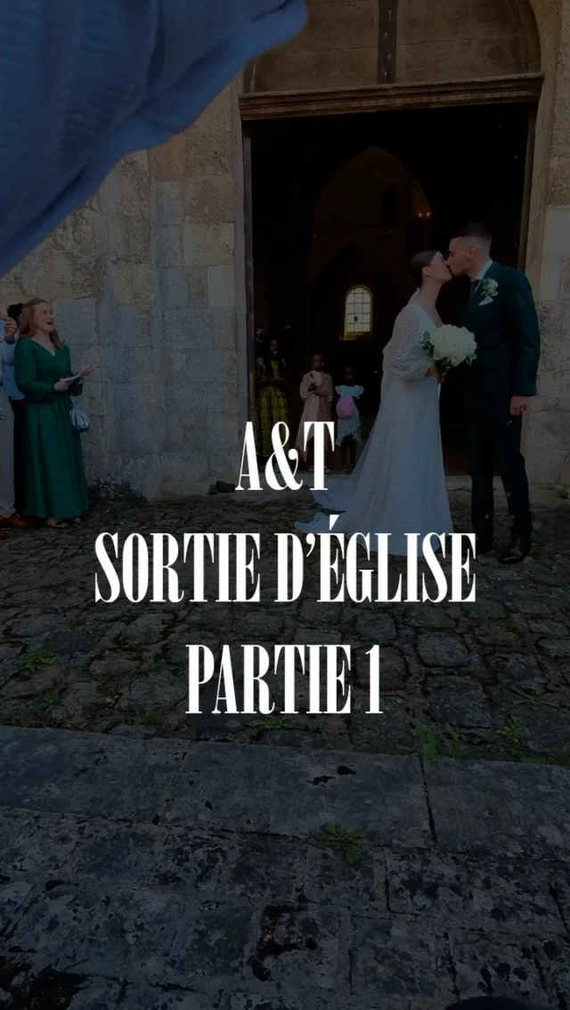 La sortie d'église d'A&T à Châteaudun à travers mes yeux de photographe

Un moment suspendu dans le temps…
Entre rires, regards complices et émotion, j’ai eu la chance de capturer ce mariage à l’église de Châteaudun.
Voir ces instants précieux se dessiner à travers mon objectif, c’est pour ça que j’aime tant mon métier de photographe de mariage.
📍Basée en Centre-Val de Loire, je me déplace autour de Tours, Vendôme, Blois, Le Mans et Orléans.
💬 Envie d’en voir plus ? Mon site vous ouvre les coulisses. Lien en bio.